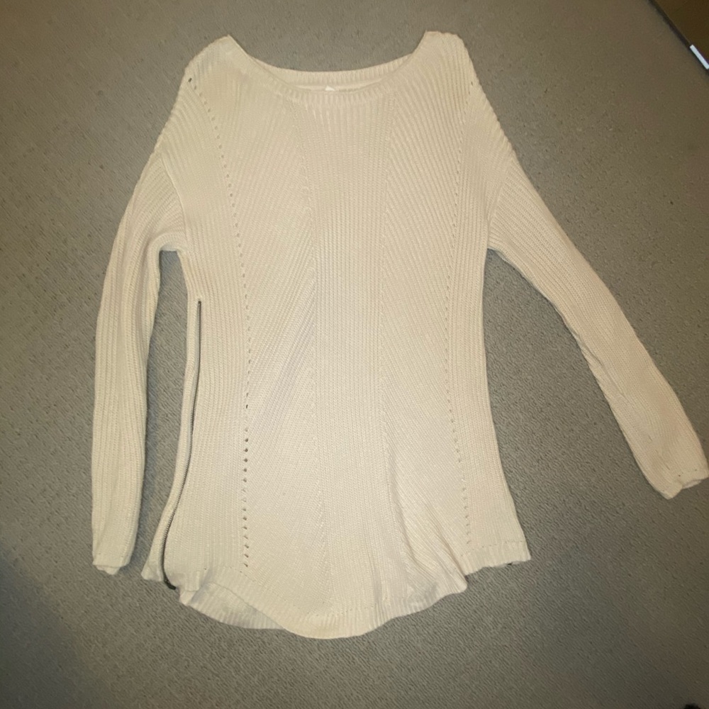 Super cute long sweater with zippers on the side